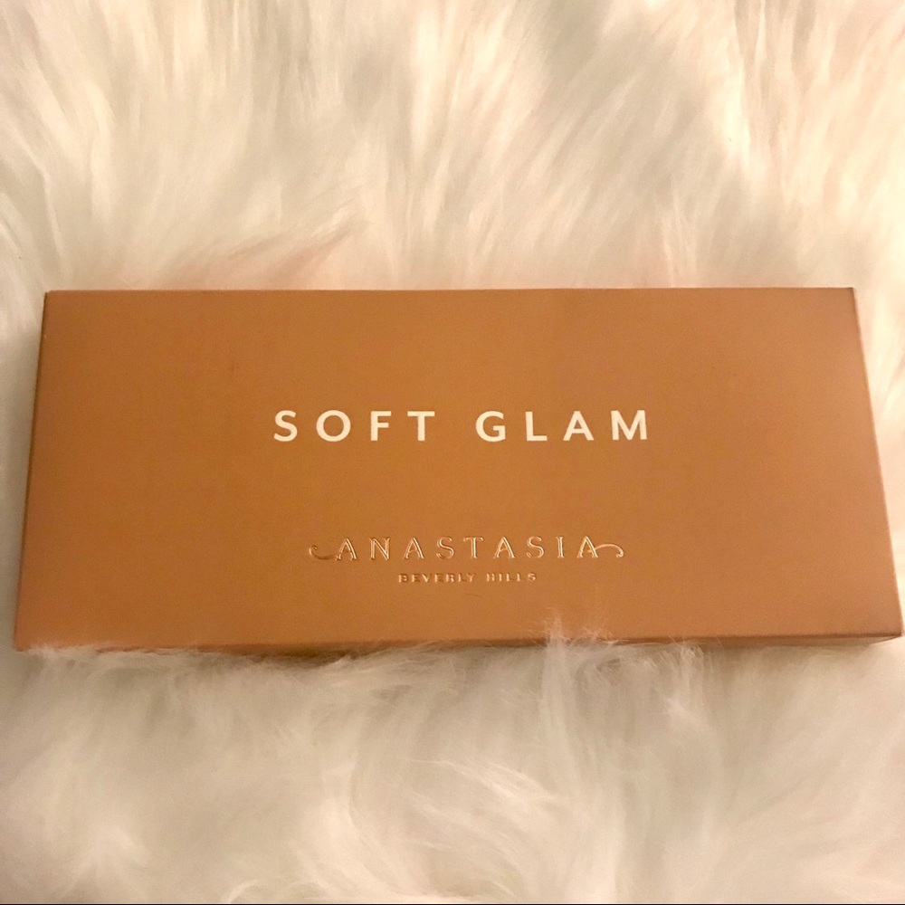 ✨SOLD✨ • Anastasia Soft Glam Eyeshadow Palette •